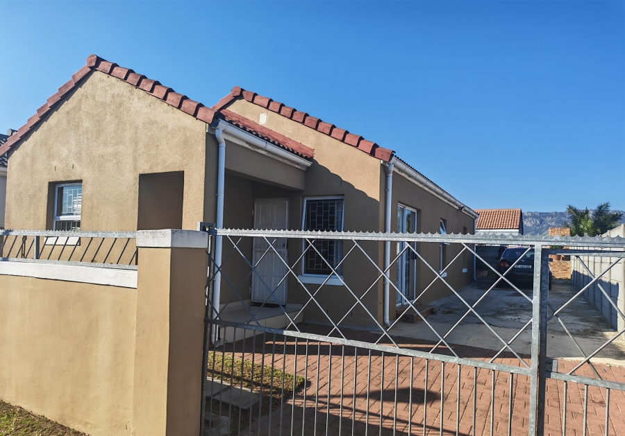 4 Bedroom Property for Sale in Broadlands Village Western Cape